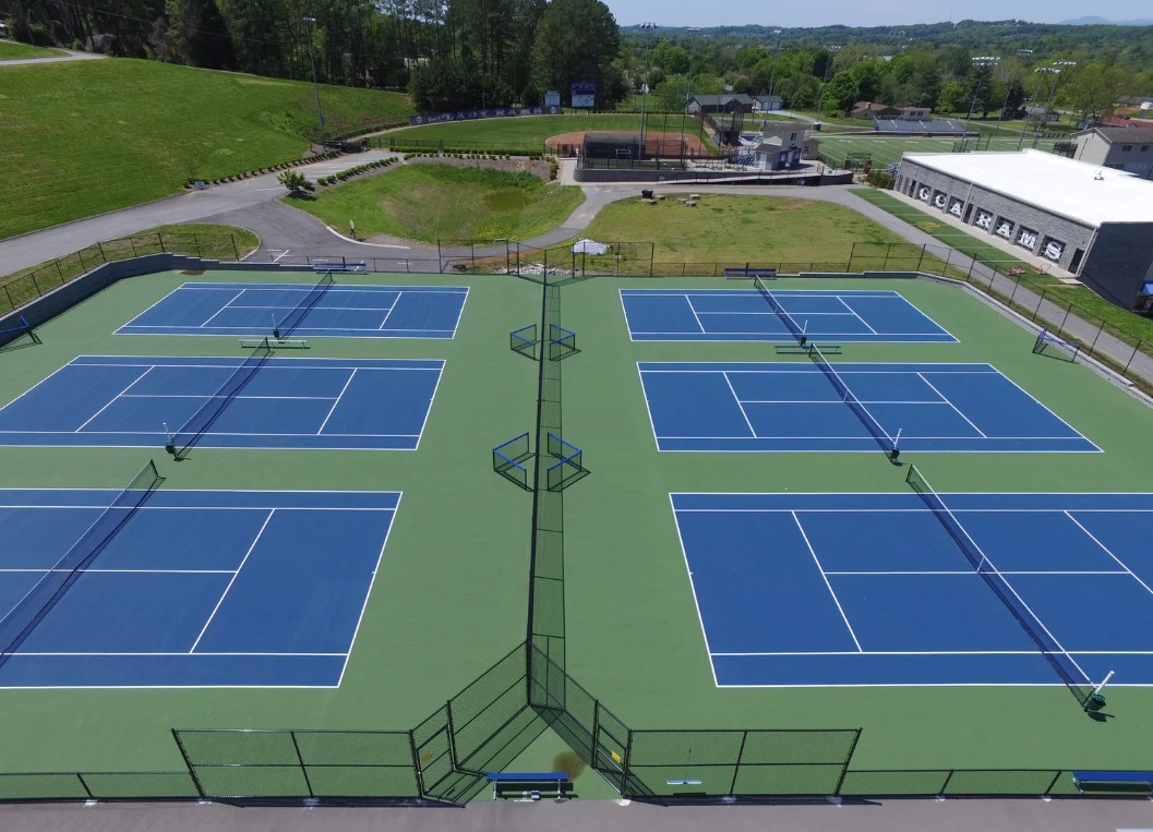 THI CÔNG SÂN TENNIS