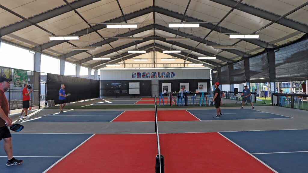 MÁI CHE PICKLEBALL